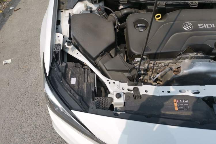 Used Buick Verano 2019 Sedan 15S Automatic Leading Model Engine Bay Right