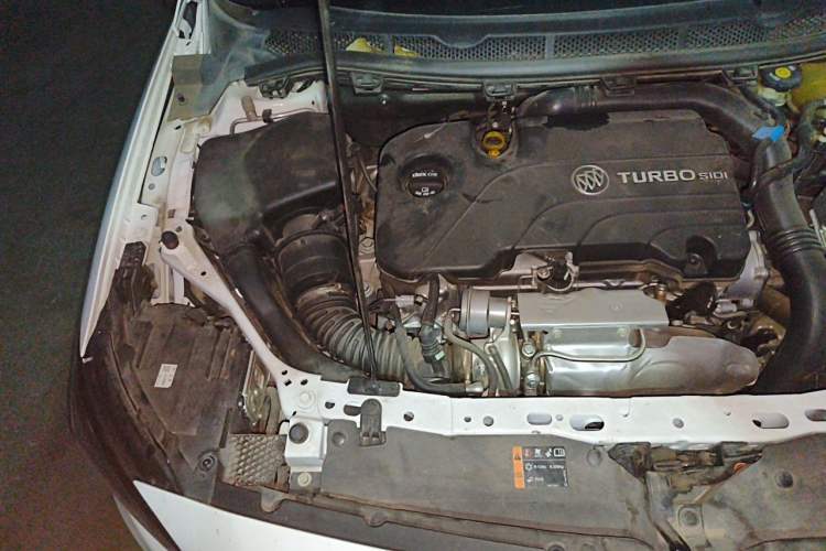 Used Buick Verano 2019 Sedan 20T Dual-Clutch Elite Model Engine Bay Right