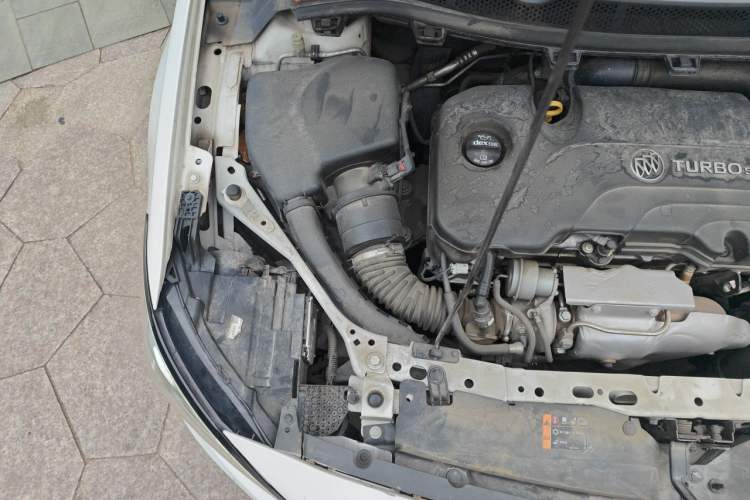 Used Buick Verano 2019 Sedan 20T Dual-Clutch Leading Model Engine Bay Right