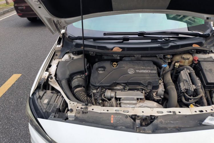Used Buick Verano 2019 Sedan 20T Dual-Clutch Leading Model Engine Bay Right
