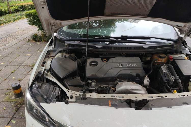 Used Buick Verano 2019 Sedan 15S Automatic Entry Model Engine Bay Right