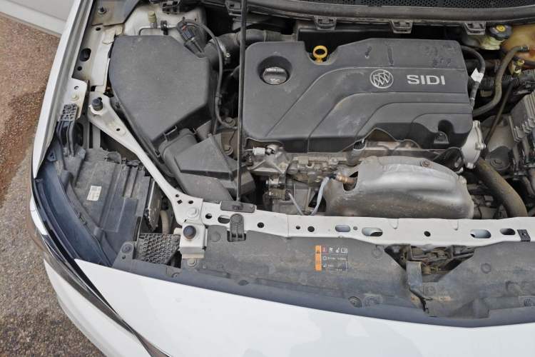 Used Buick Verano 2019 Sedan 15S Automatic Leading Model Engine Bay Right