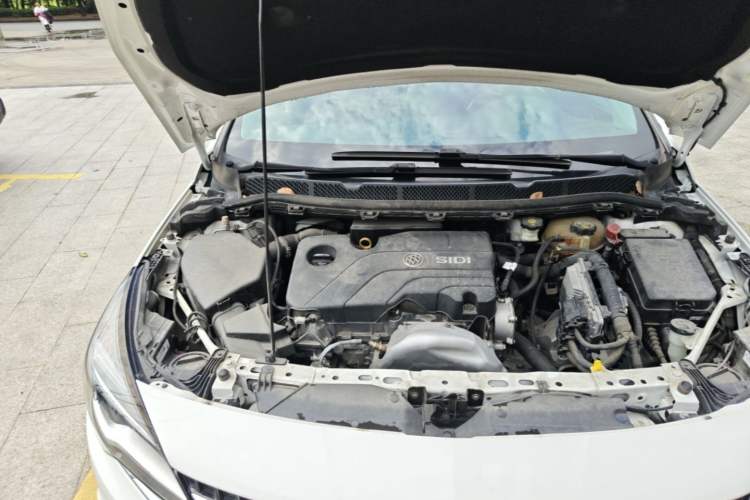 Used Buick Verano 2019 Hatchback 15S Automatic Leading Model Engine Bay Right