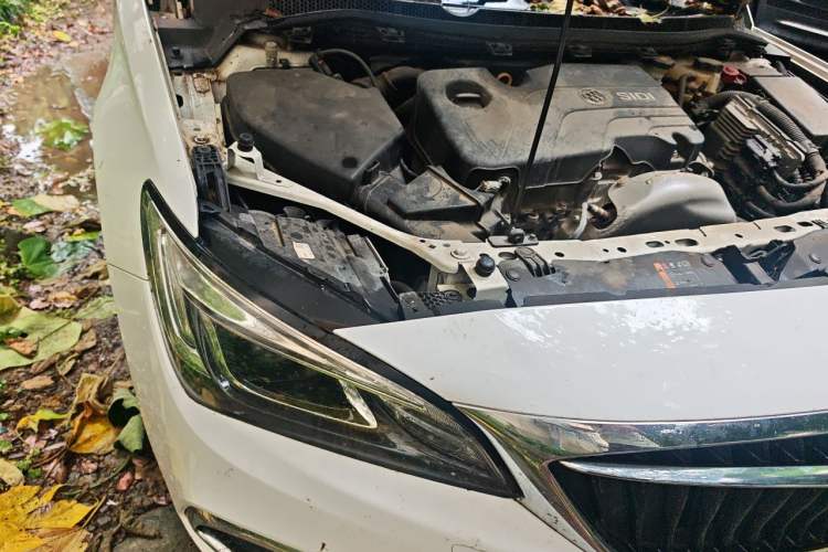 Used Buick Verano 2019 Sedan 15S Automatic Leading Model Engine Bay Right
