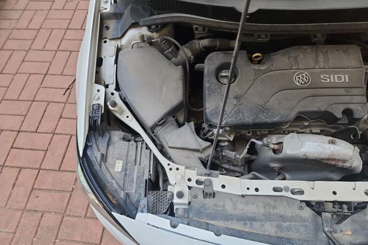 Used Buick Verano 2019 Sedan 15S Automatic Leading Model Engine Bay Right