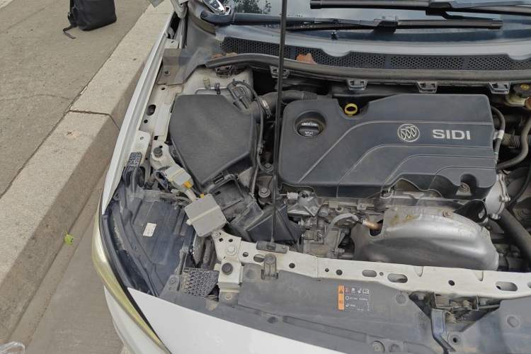 Used Buick Verano 2019 Sedan 15S Automatic Entry Model Engine Bay Right