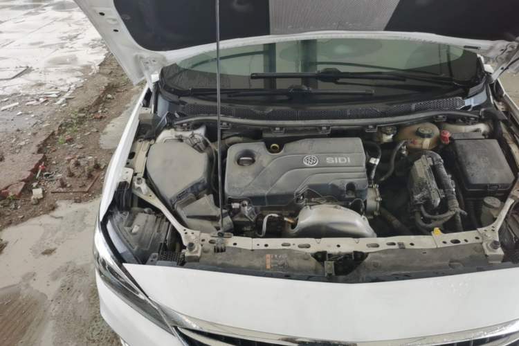 Used Buick Verano 2019 Sedan 15S Automatic Leading Model Engine Bay Right