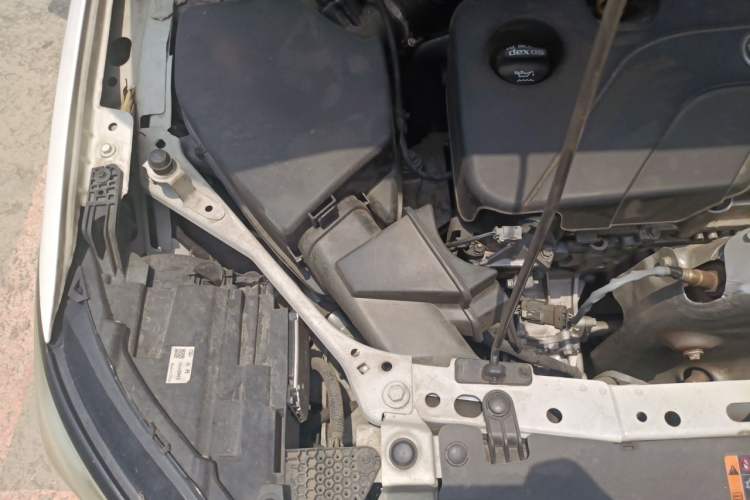 Used Buick Verano 2019 Sedan 15S Automatic Leading Model Engine Bay Right