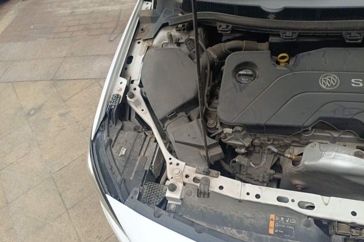 Used Buick Verano 2019 Sedan 15S Automatic Leading Model Engine Bay Right