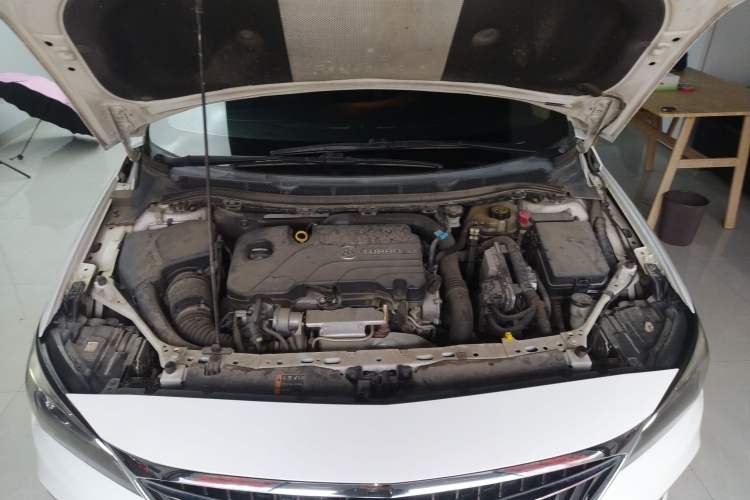Used Buick Verano 2019 Sedan 20T Dual-Clutch Leading Model Engine Bay
