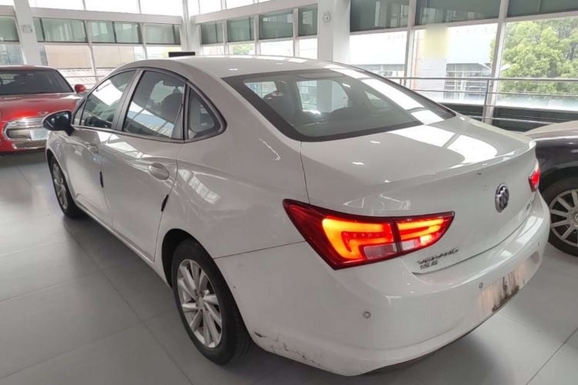 Used Buick Verano 2019 Sedan 15S Automatic Leading Model Exterior 2
