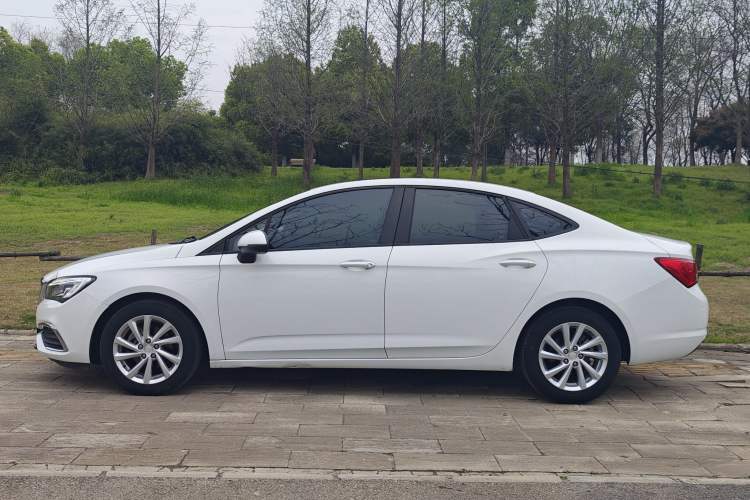 Used Buick Verano 2019 Sedan 15S Automatic Leading Model Exterior 3