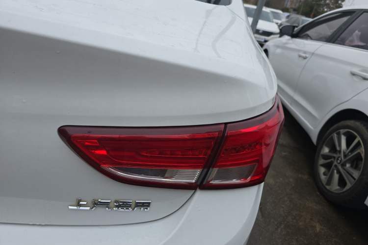 Used Buick Verano 2019 Sedan 20T Dual-Clutch Leading Model Exterior 3