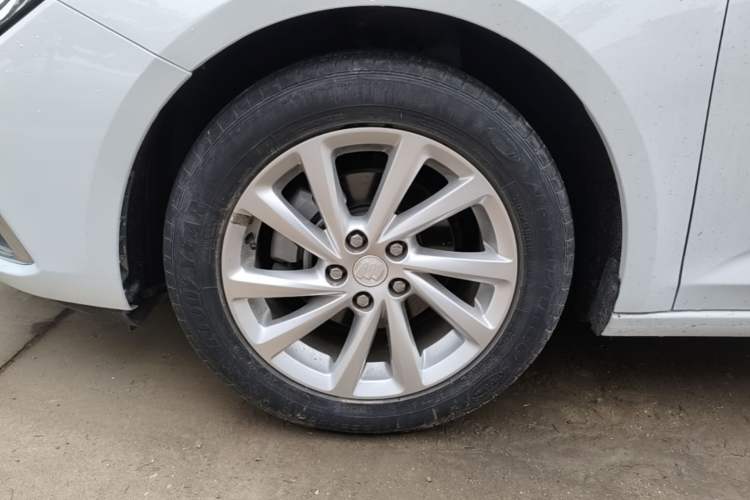 Used Buick Verano 2019 Sedan 15S Automatic Entry Model Exterior 4