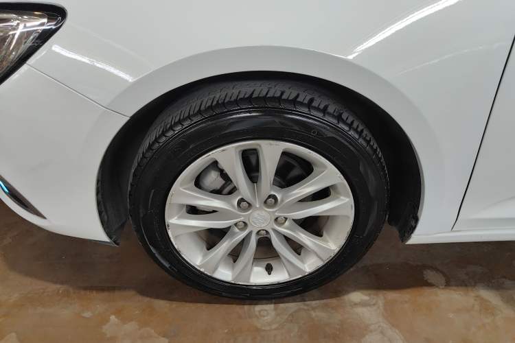 Used Buick Verano 2019 Sedan 20T Dual-Clutch Leading Model Exterior 4