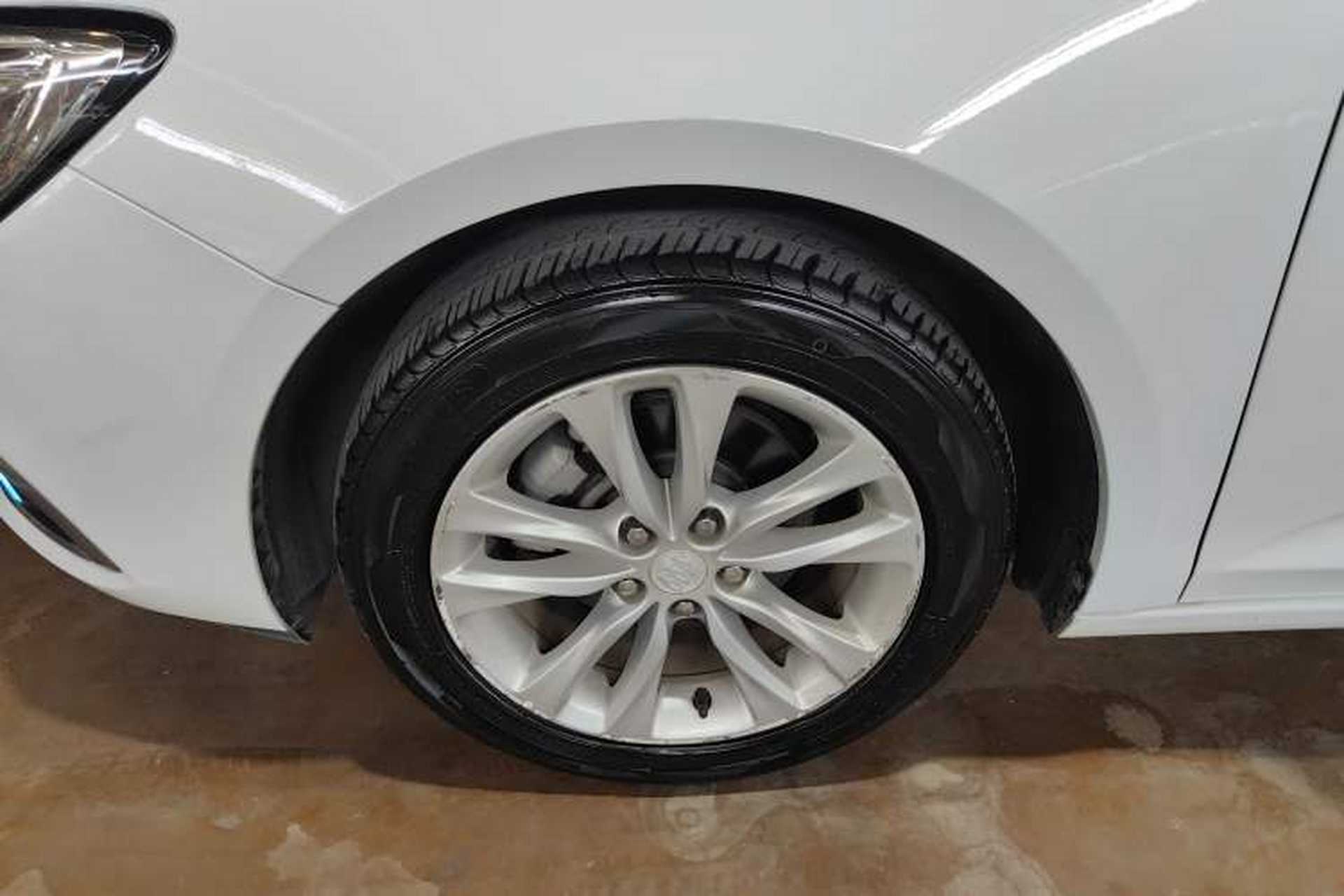 Used Buick Verano 2019 Sedan 20T Dual-Clutch Leading Model Exterior 4