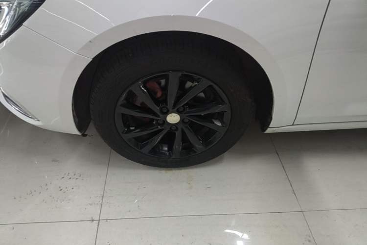 Used Buick Verano 2019 Sedan 15S Automatic Leading Model Exterior 4