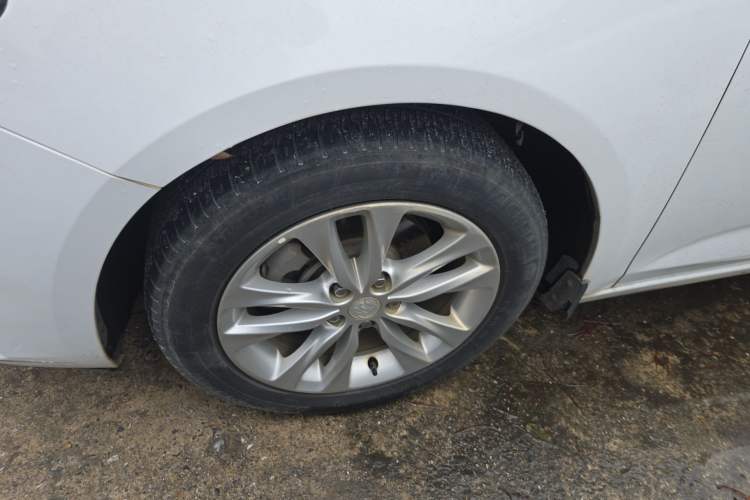 Used Buick Verano 2019 Sedan 20T Dual-Clutch Leading Model Exterior 4