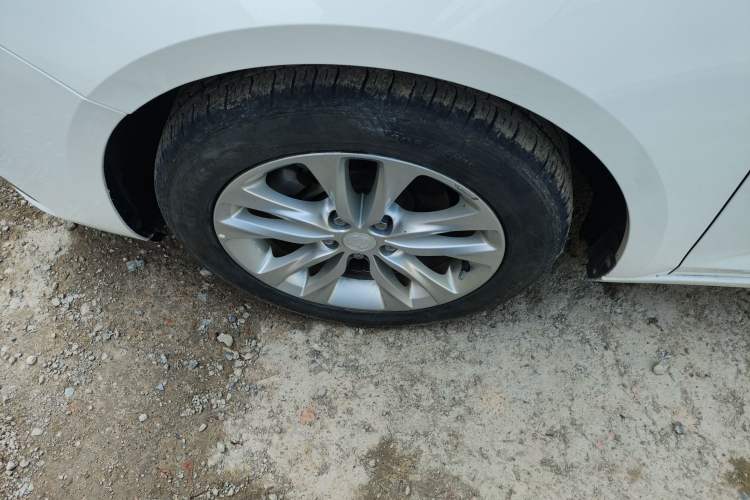 Used Buick Verano 2019 Sedan 20T Dual-Clutch Leading Model Exterior 4