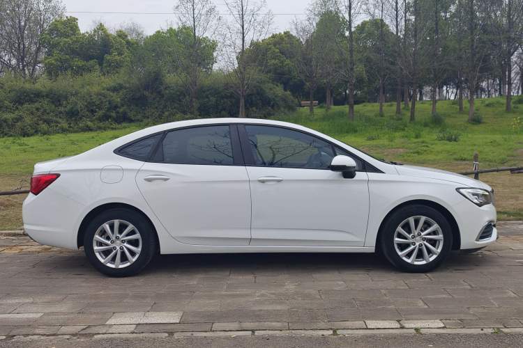 Used Buick Verano 2019 Sedan 15S Automatic Leading Model Exterior 5