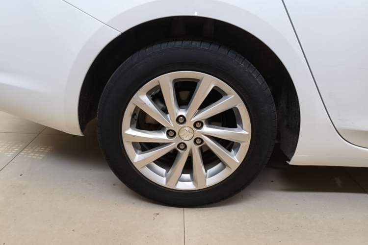 Used Buick Verano 2019 Sedan 15S Automatic Leading Model Exterior 5