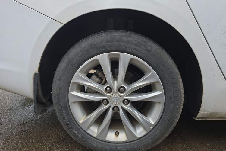 Used Buick Verano 2019 Sedan 20T Dual-Clutch Leading Model Exterior 5