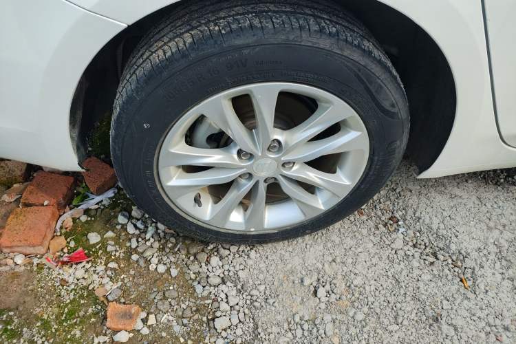 Used Buick Verano 2019 Sedan 20T Dual-Clutch Leading Model Exterior 5