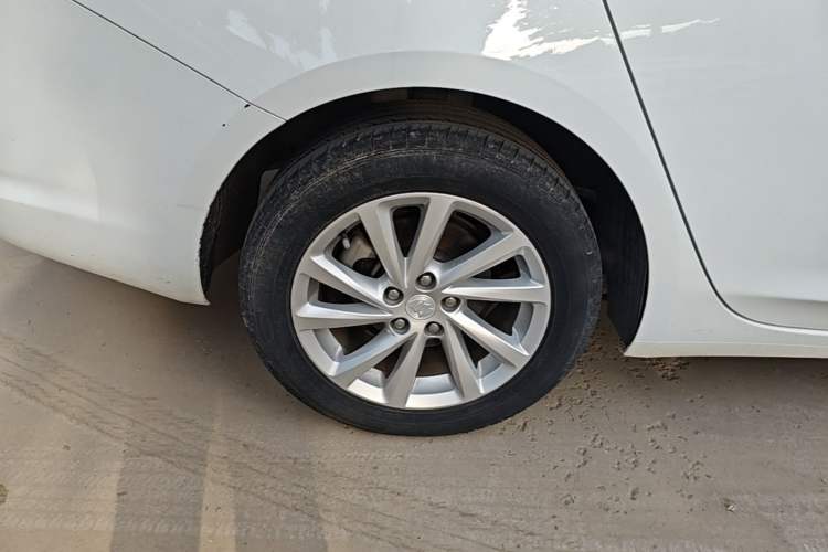 Used Buick Verano 2019 Sedan 15S Automatic Entry Model Exterior 5