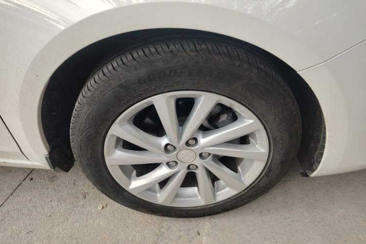 Used Buick Verano 2019 Sedan 15S Automatic Leading Model Exterior 7
