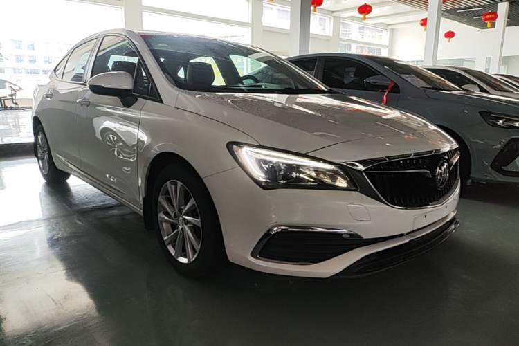 Used Buick Verano 2019 Sedan 15S Automatic Entry Model Front Right 45 Deg