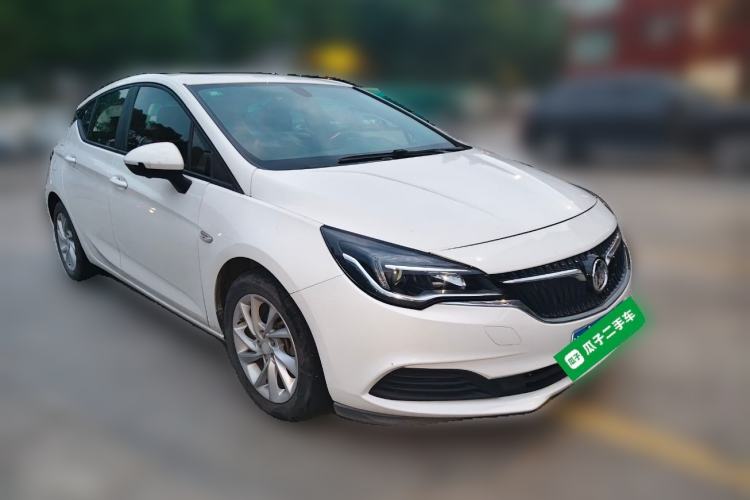 Used Buick Verano 2019 Hatchback 15S Automatic Leading Model Front Right 45 Deg