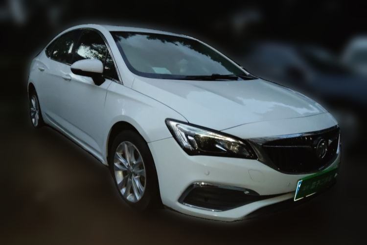 Used Buick Verano 2019 Sedan 20T Dual-Clutch Leading Model Front Right 45 Deg