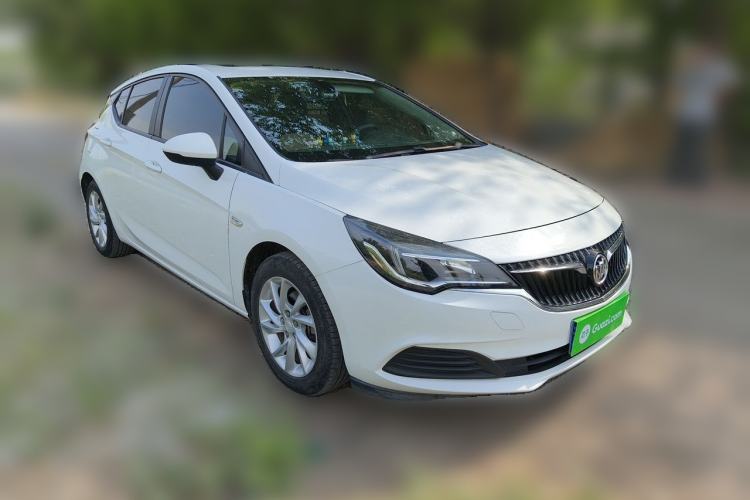 Used Buick Verano 2019 Hatchback 15S Automatic Leading Model Front Right 45 Deg