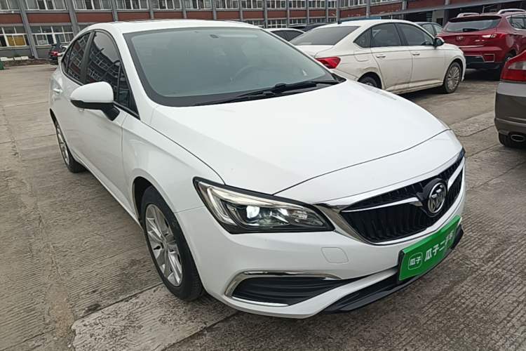 Used Buick Verano 2019 Sedan 20T Dual-Clutch Leading Model Front Right 45 Deg