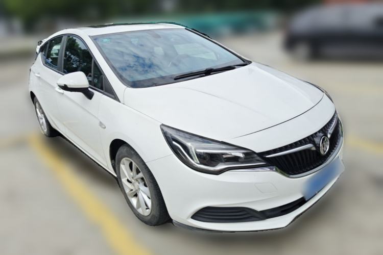 Used Buick Verano 2019 Hatchback 15S Automatic Leading Model Front Right 45 Deg