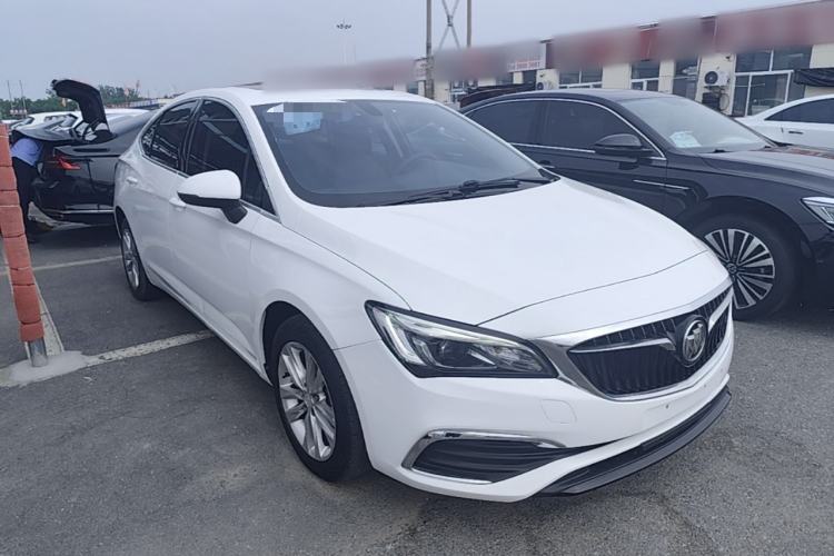 Used Buick Verano 2019 Sedan 20T Dual-Clutch Elite Model Front Right 45 Deg