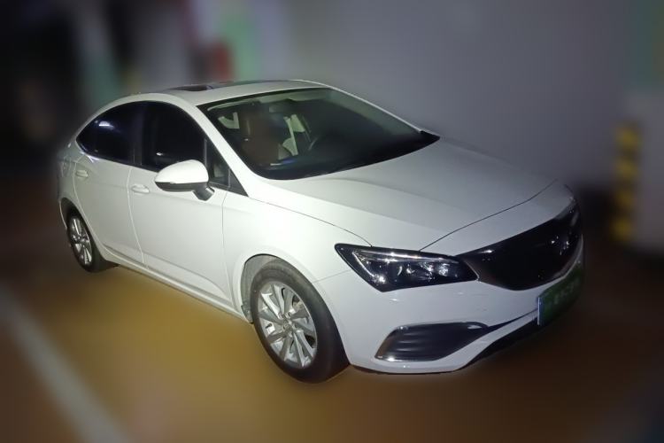 Used Buick Verano 2019 Sedan 15S Automatic Entry Model Front Right 45 Deg