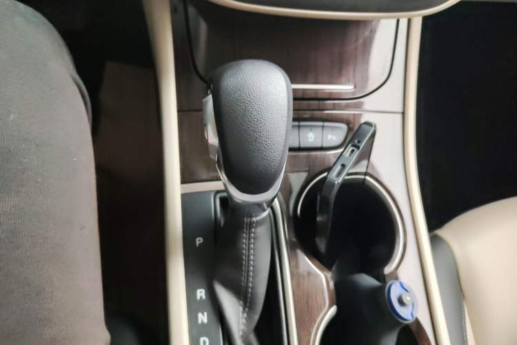 Used Buick Verano 2019 Sedan 15S Automatic Leading Model Gear Lever
