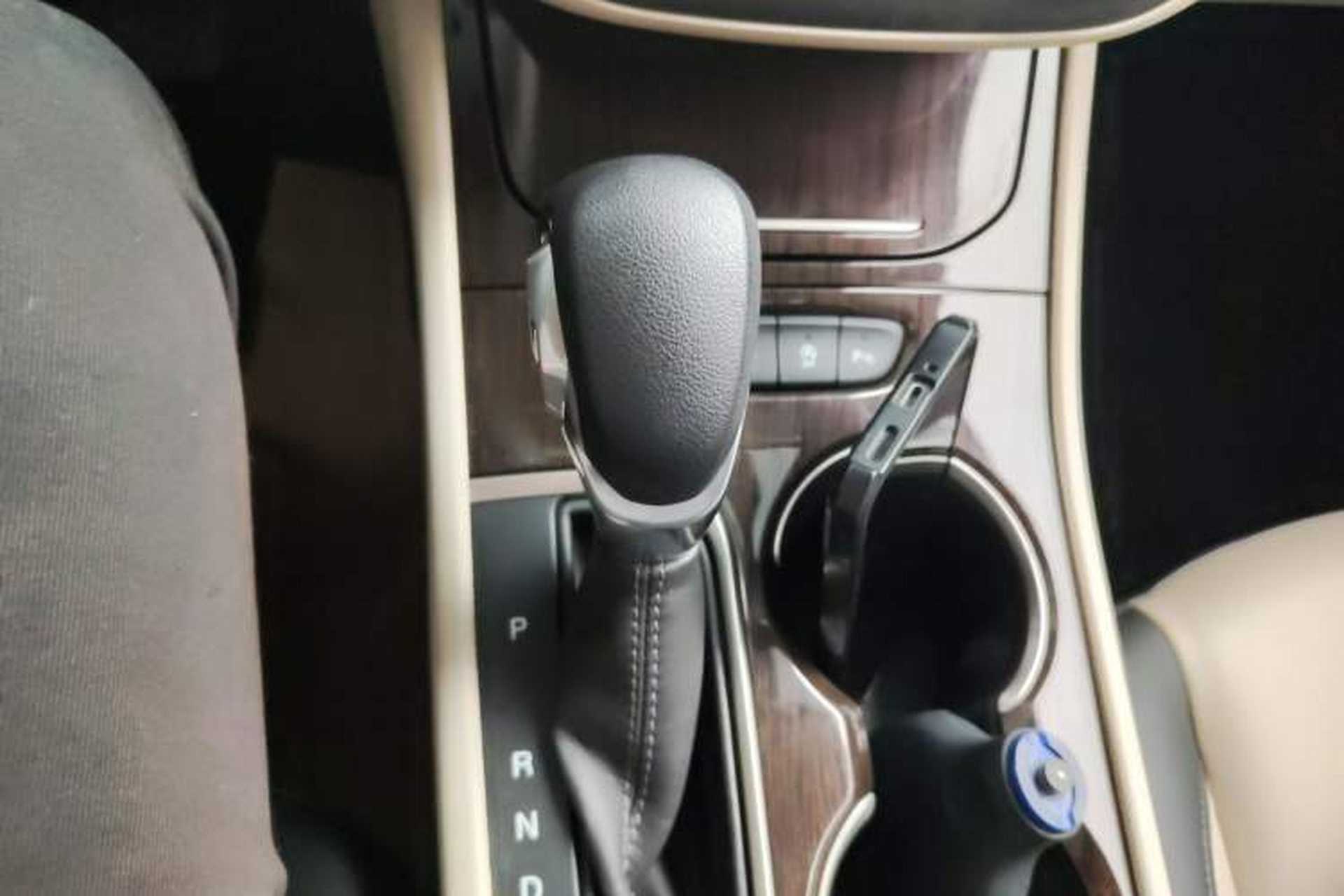 Used Buick Verano 2019 Sedan 15S Automatic Leading Model Gear Lever