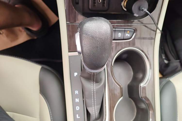 Used Buick Verano 2019 Sedan 15S Automatic Leading Model Gear Lever
