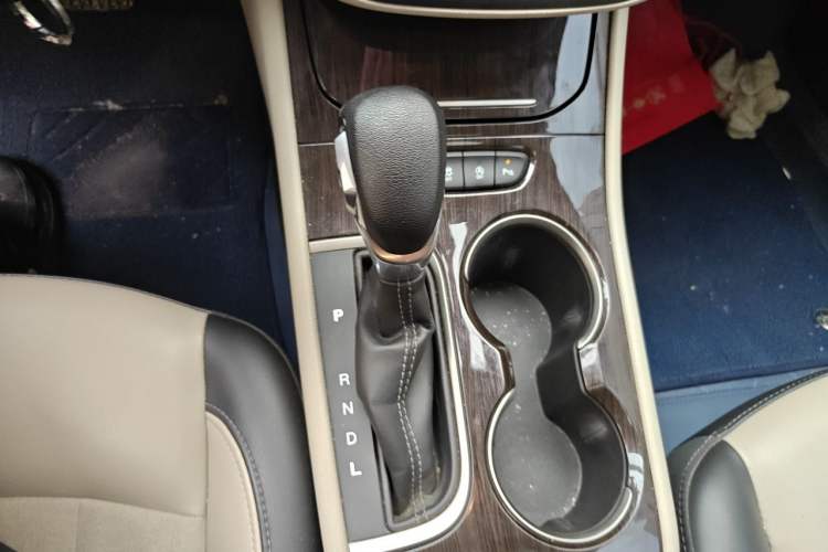 Used Buick Verano 2019 Sedan 15S Automatic Leading Model Gear Lever