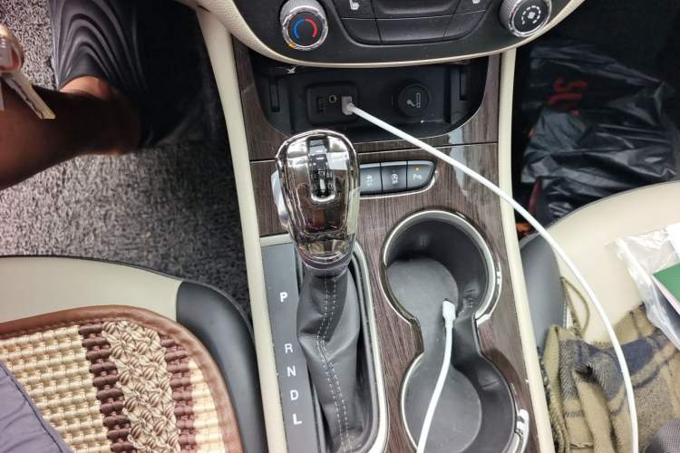Used Buick Verano 2019 Sedan 15S Automatic Leading Model Gear Lever