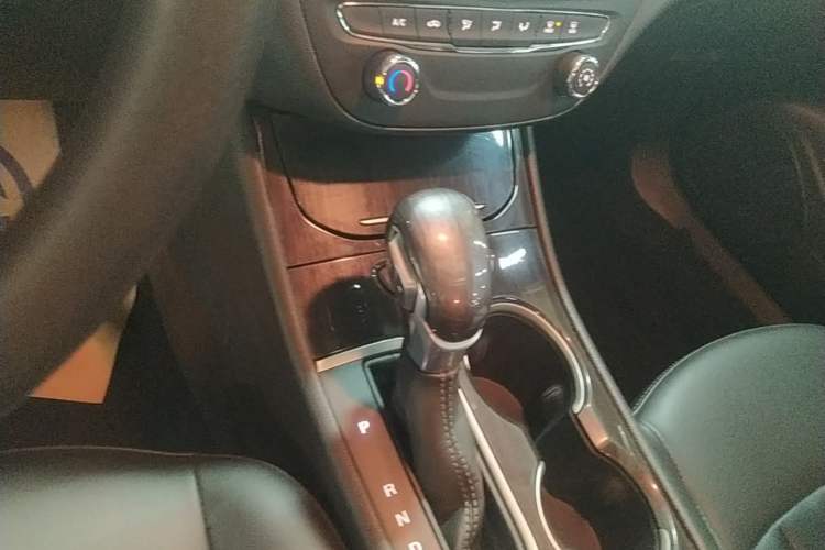 Used Buick Verano 2019 Sedan 20T Dual-Clutch Leading Model Gear Lever