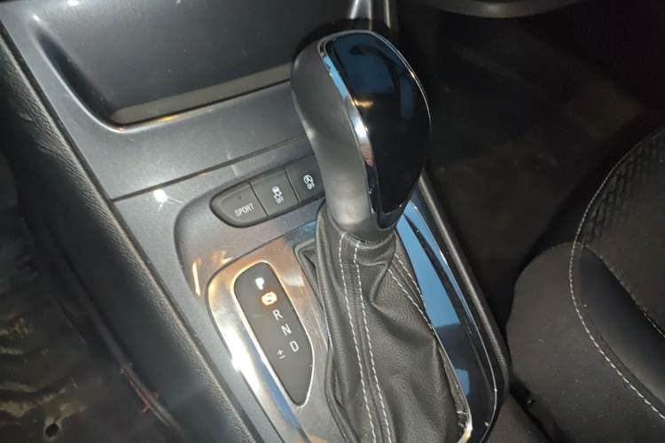 Used Buick Verano 2019 Hatchback 15S Automatic Leading Model Gear Lever