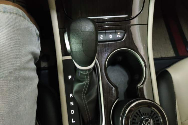 Used Buick Verano 2019 Sedan 15S Automatic Leading Model Gear Lever