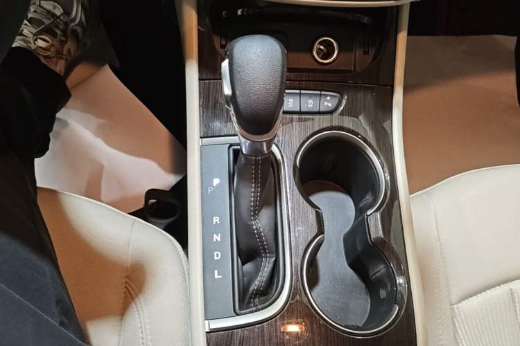 Used Buick Verano 2019 Sedan 15S Automatic Entry Model Gear Lever