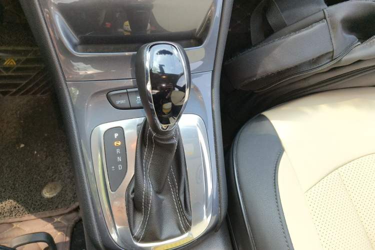 Used Buick Verano 2019 Hatchback 15S Automatic Leading Model Gear Lever