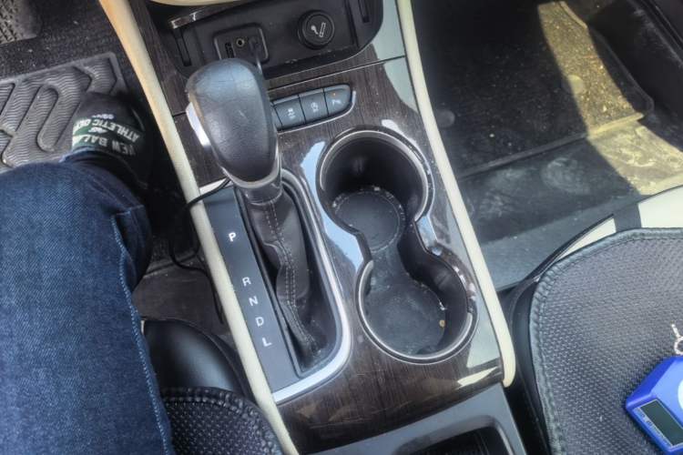 Used Buick Verano 2019 Sedan 15S Automatic Leading Model Gear Lever