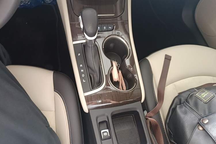 Used Buick Verano 2019 Sedan 15S Automatic Leading Model Gear Lever