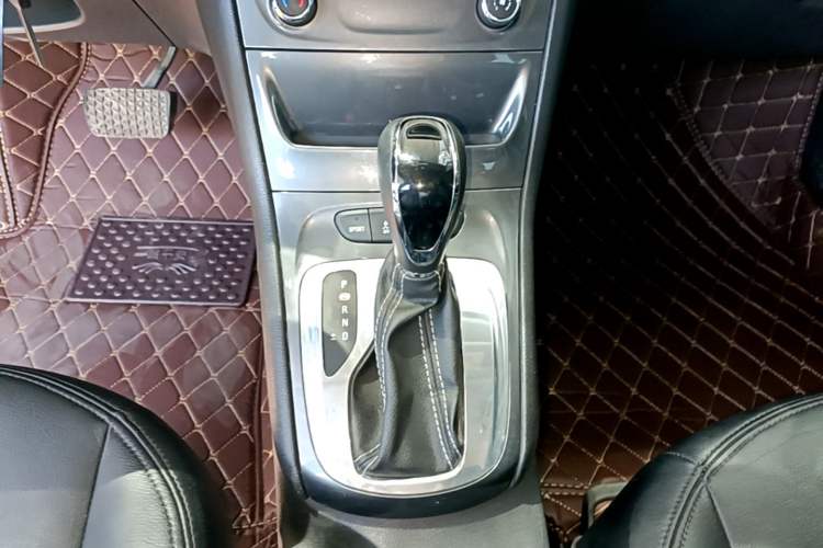 Used Buick Verano 2019 Hatchback 15S Automatic Ambition Model Gear Lever